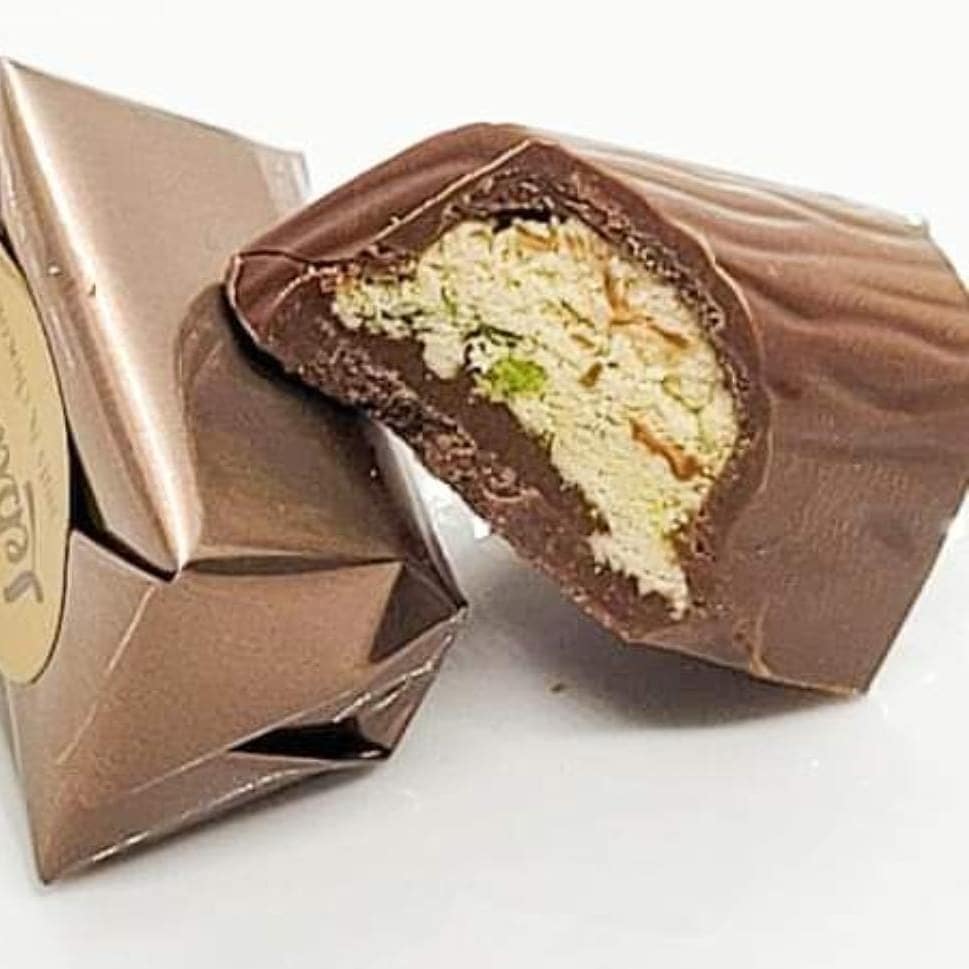 Chocolate Halawa/شوكولا حلاوة مع فستق حلو