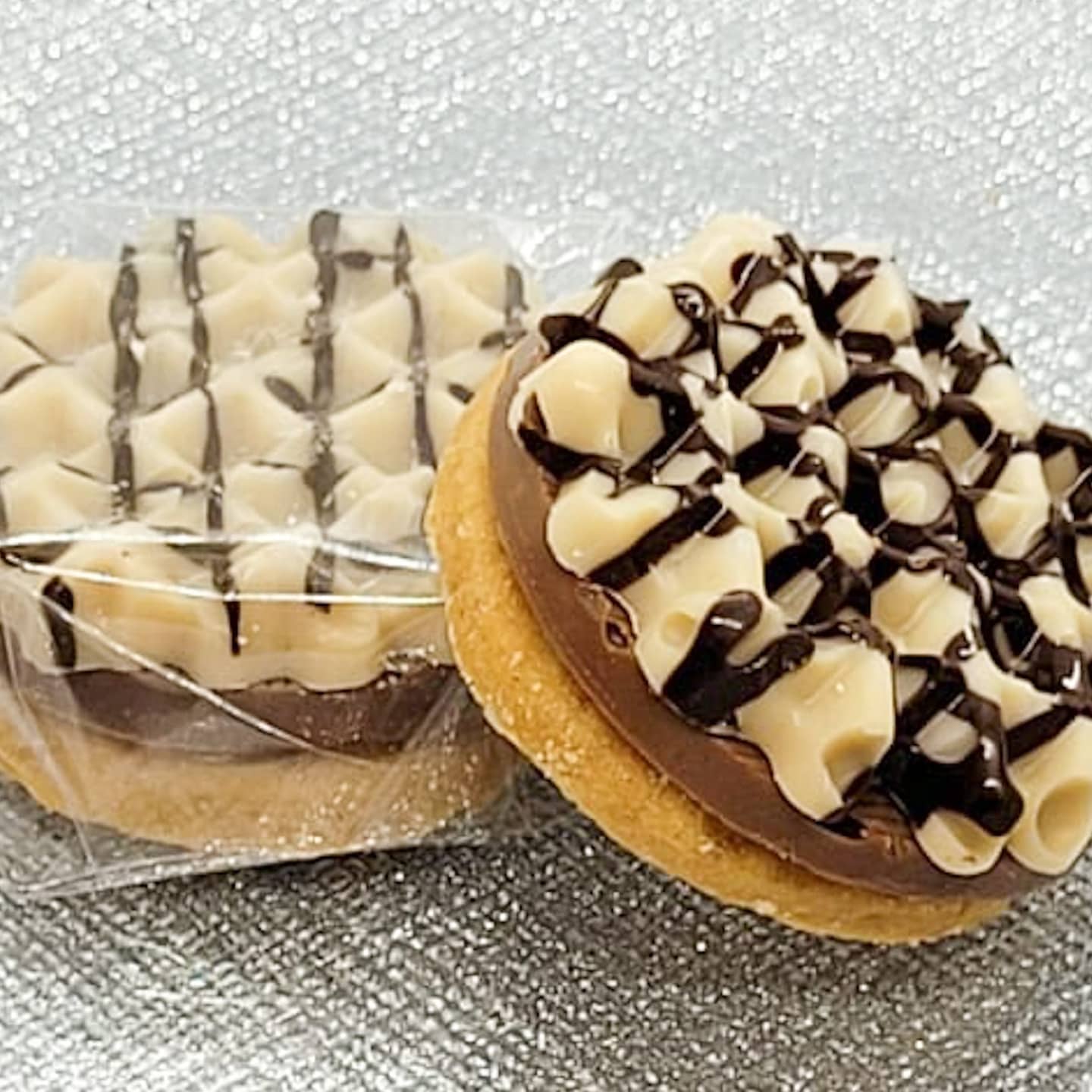 Chocolate waffle biscocream/شوكولا وافل بسكوكريم حلو